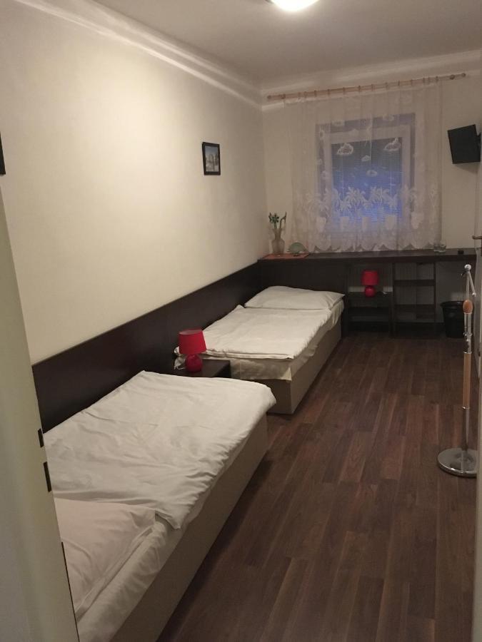 Harrys City Motel Komarno Bagian luar foto